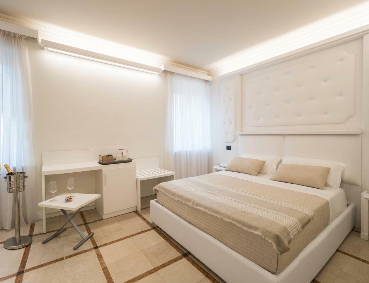 Opera Arte Rooms بورتو ريكاناتي المظهر الخارجي الصورة